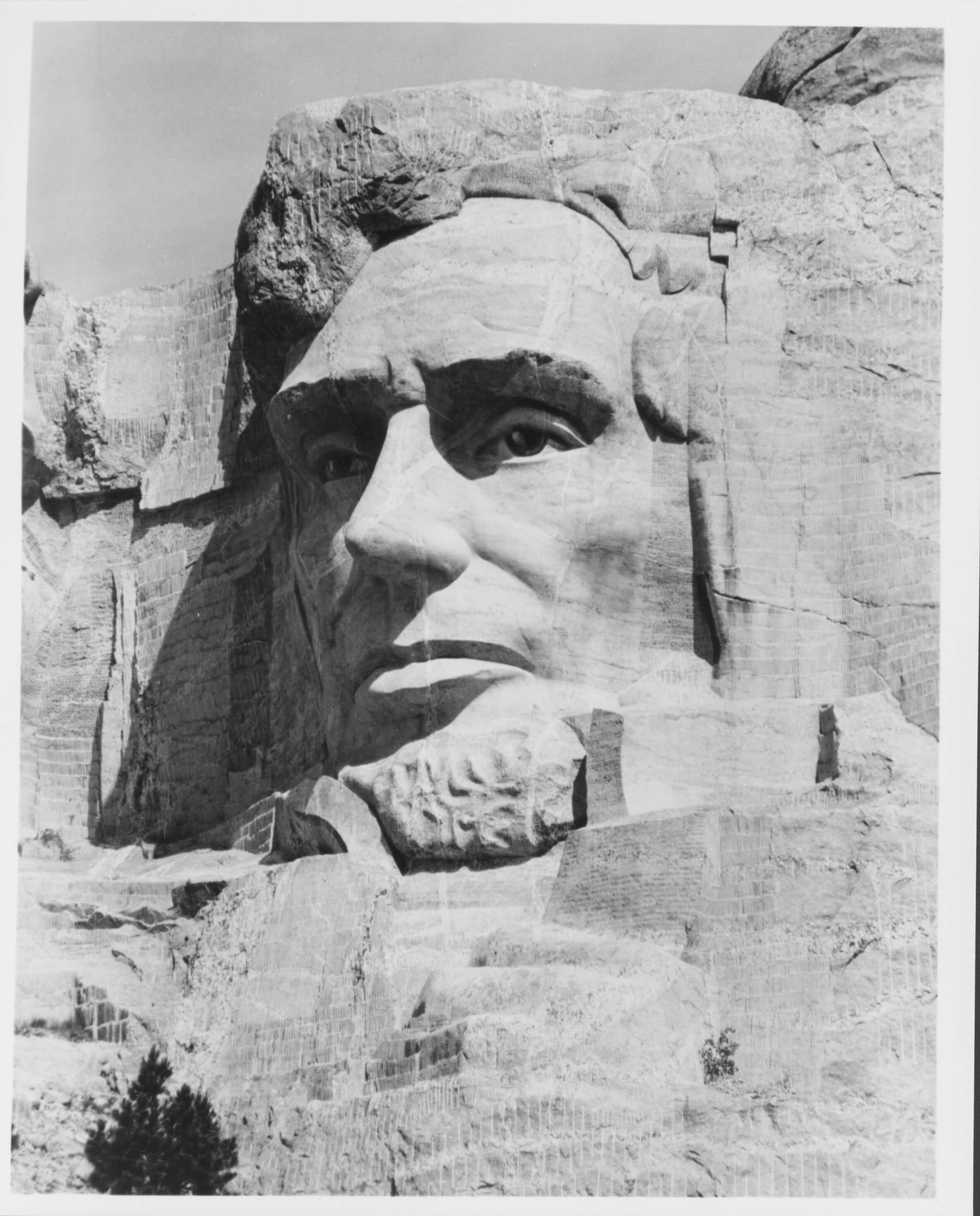 mountain carving of Abraham Lincoln